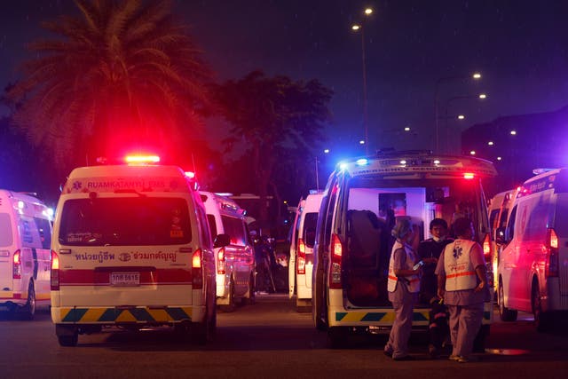<p>Rescue teams prepare to move the injured passengers to hospital  </p>